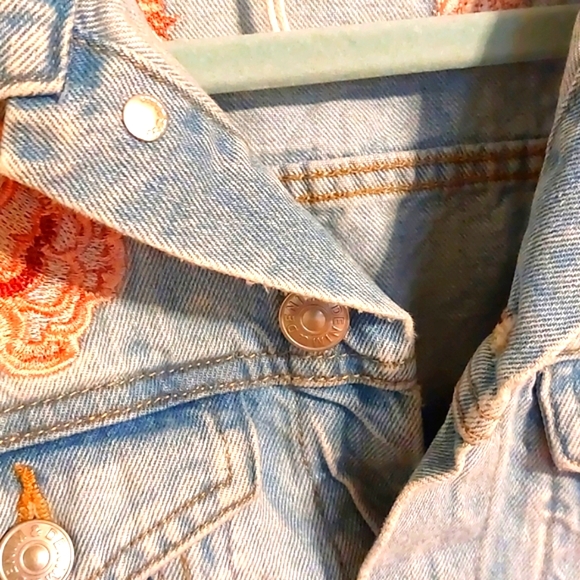 Beautiful Embroidered Denim Jacket - Picture 7 of 8